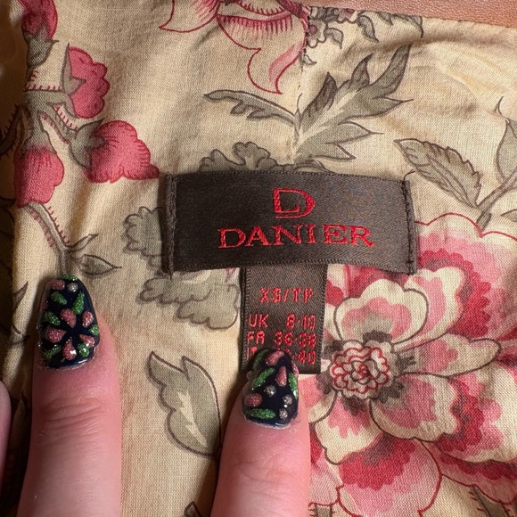 Women’s Danier Leather Jacket - Picture 2 of 10